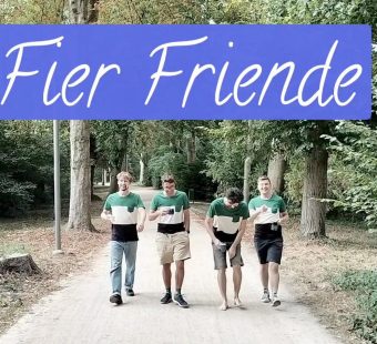 Fier Frienden op het NTT. Lees hier hoe ze elkaar hebben leren kennen en wat ze allemaal samen gedaan hebben sindsdien!